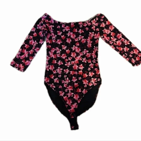 Express Off Shoulder Floral Bodysuit Top 🌸 - Picture 2 of 4